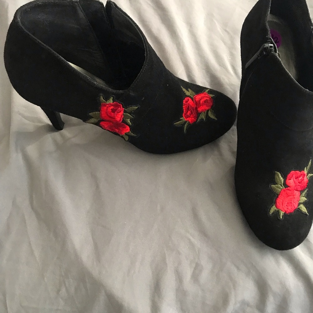 Black Rose Detail Bootie